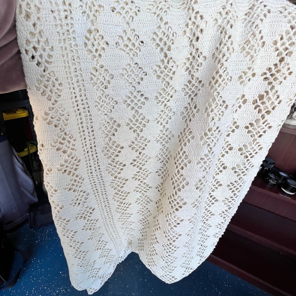 Vintage crochet bed cover